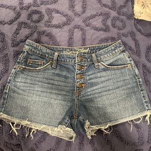 Cuttoff Jean Shorts